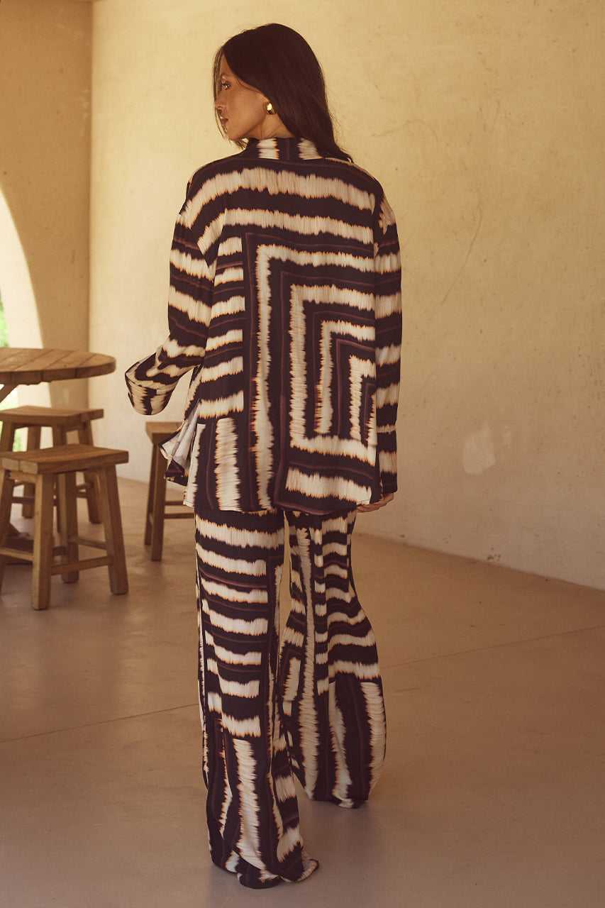 MONTARA PANT - NORIA PRINT - 240202_RUNAWAY1583_ceea0ecf-e08a-45a1-a676-4f67833ab939