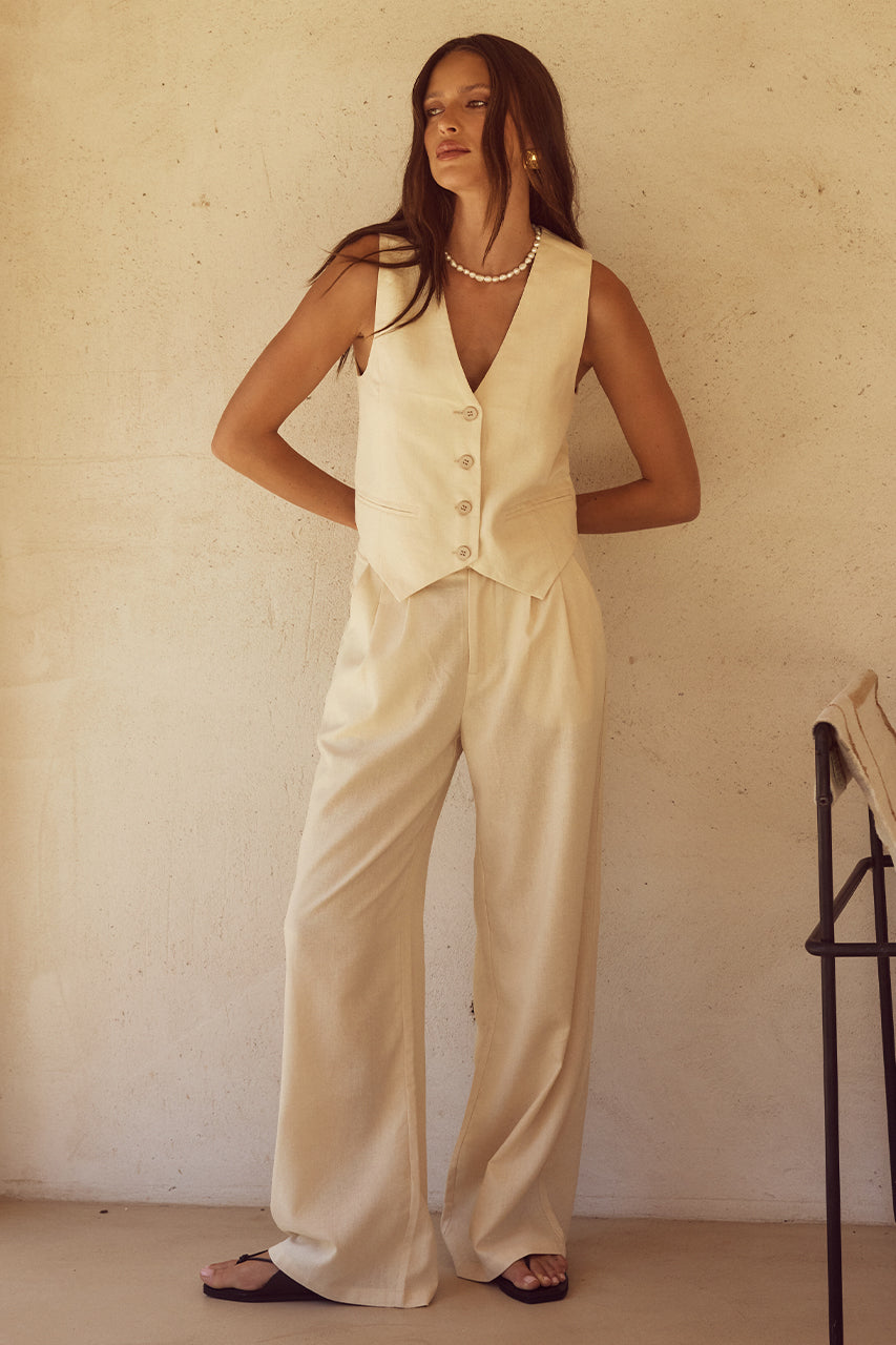 ZEPHY VEST - SAND - 240202_RUNAWAY2563
