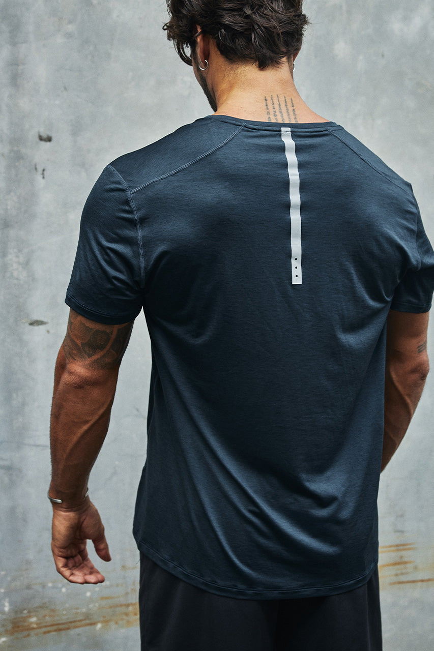 FLASH FITTED SHORT SLEEVE TOP - CHARCOAL