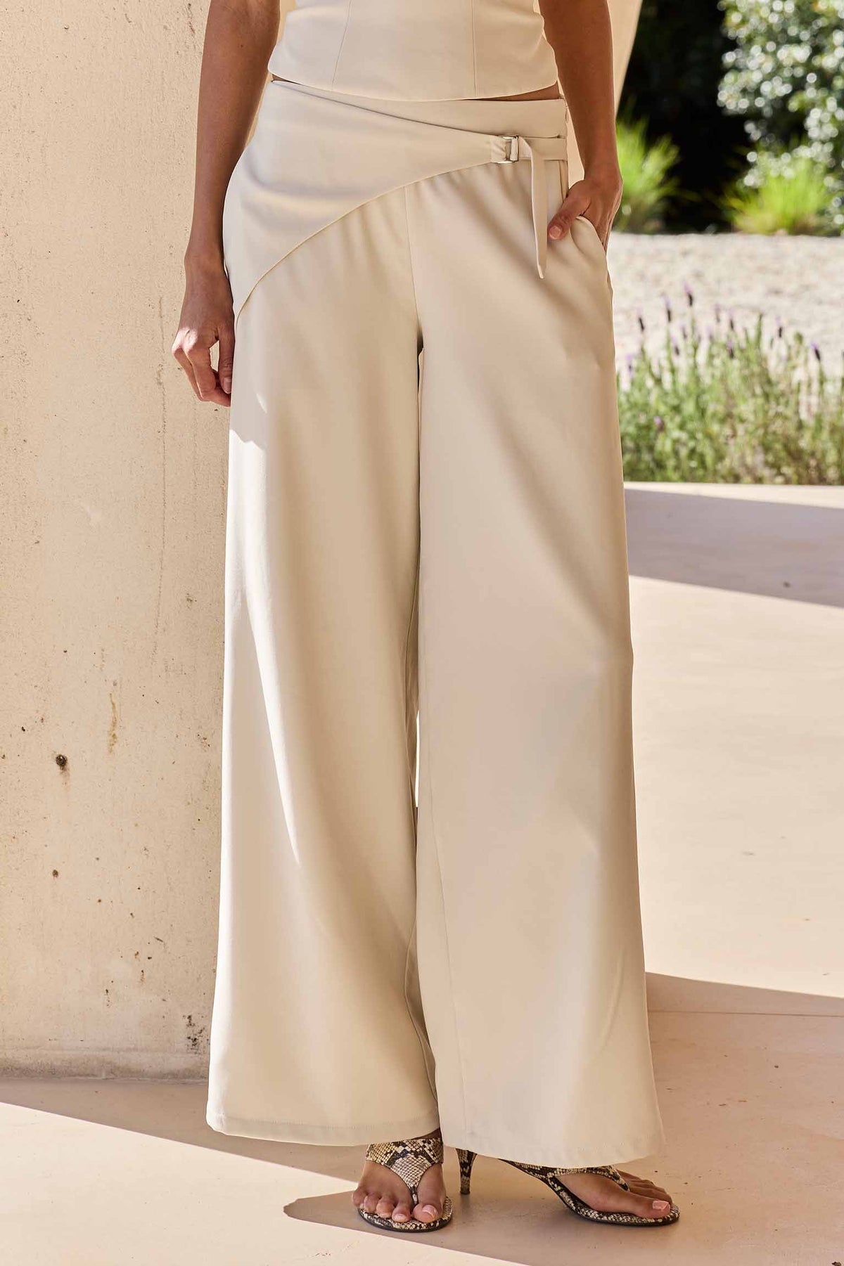 KELLI LOW WAISTED TAILORED PANT - STONE