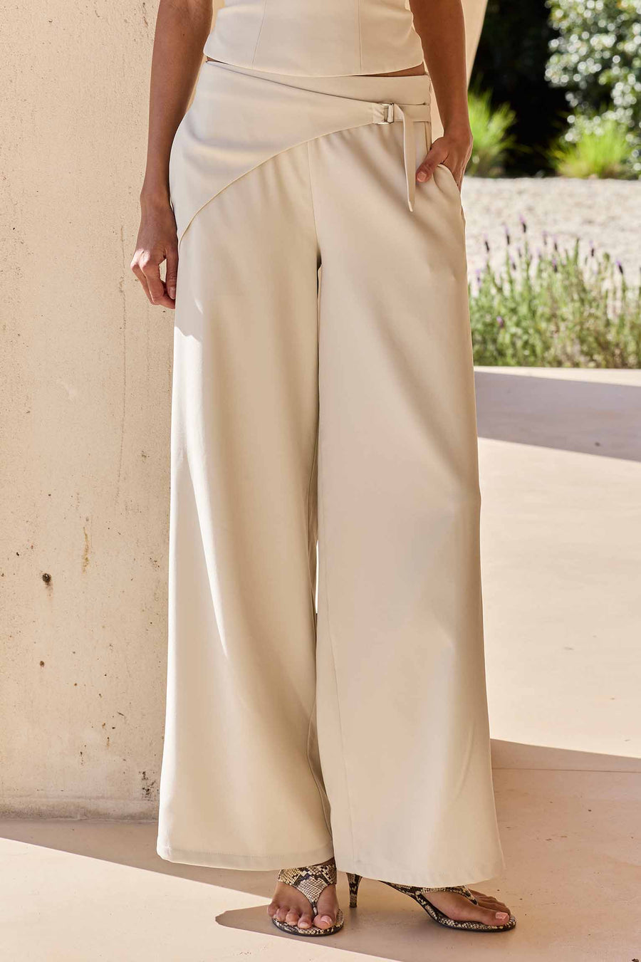 KELLI LOW WAISTED TAILORED PANT - STONE