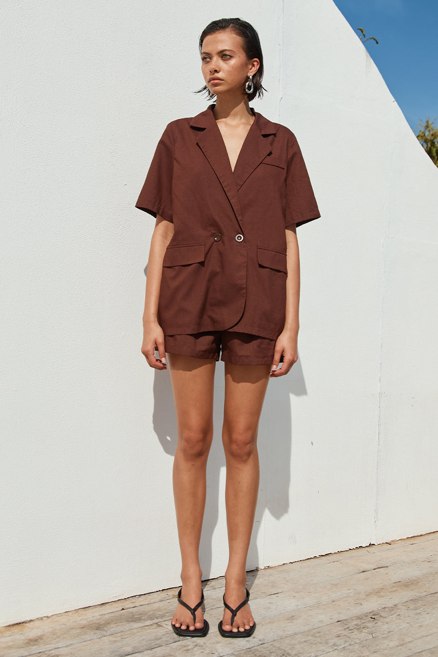 LOLA SHORT - CHOCOLATE XXL - LOLA-SHIRT-BROWN-x-LOLA-SHORT-BROWN