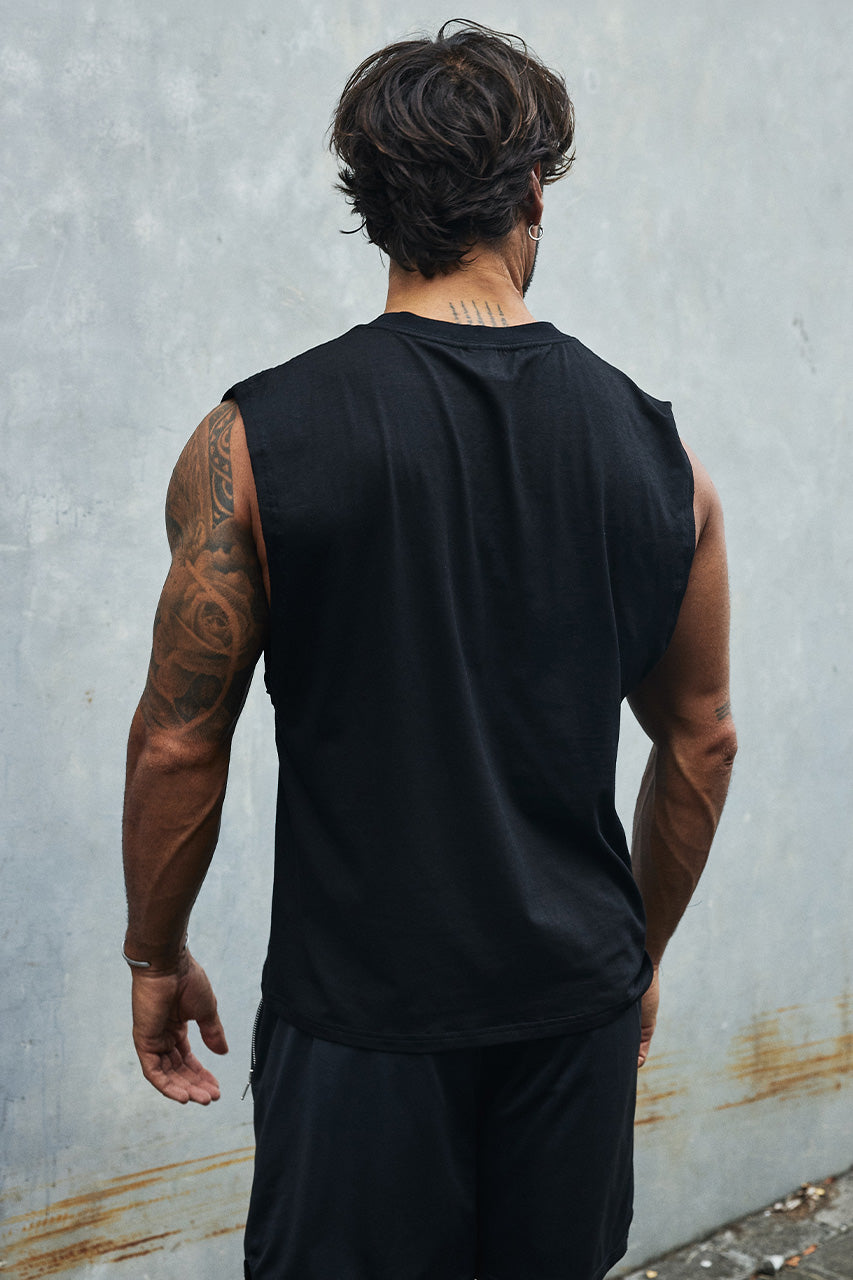 RNWY CREST FITTED TANK TOP - BLACK