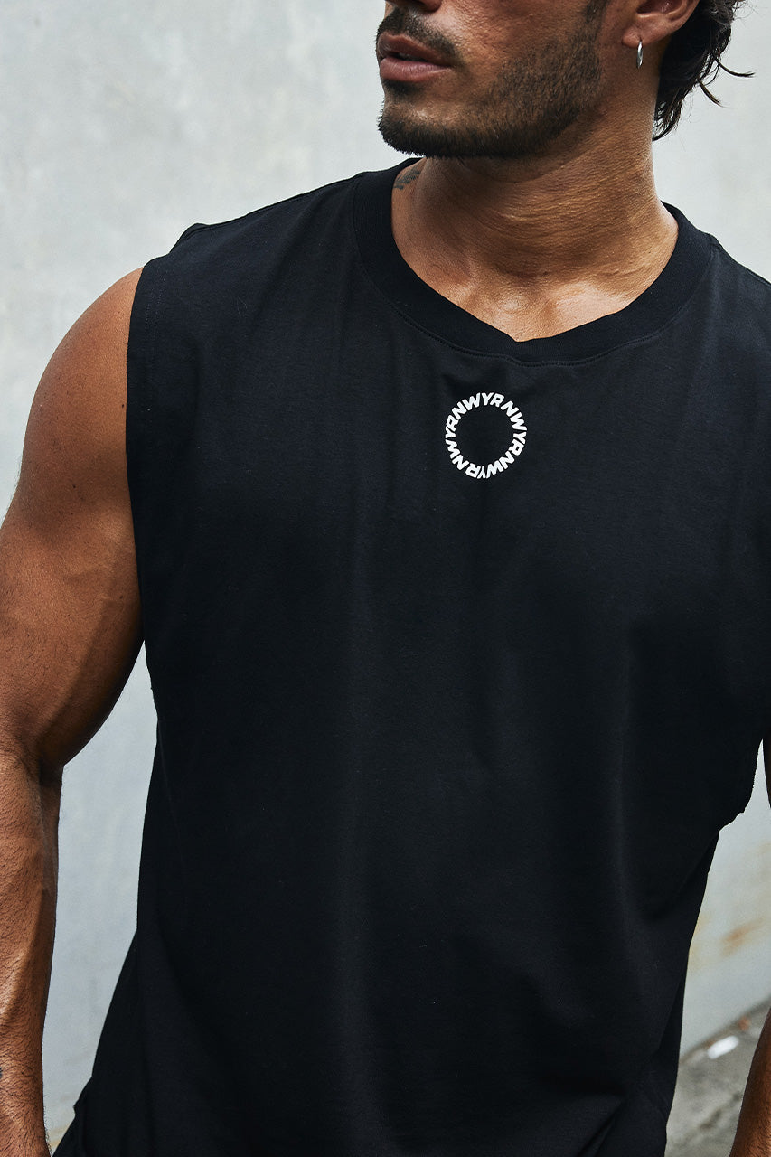 RNWY CREST FITTED TANK TOP - BLACK