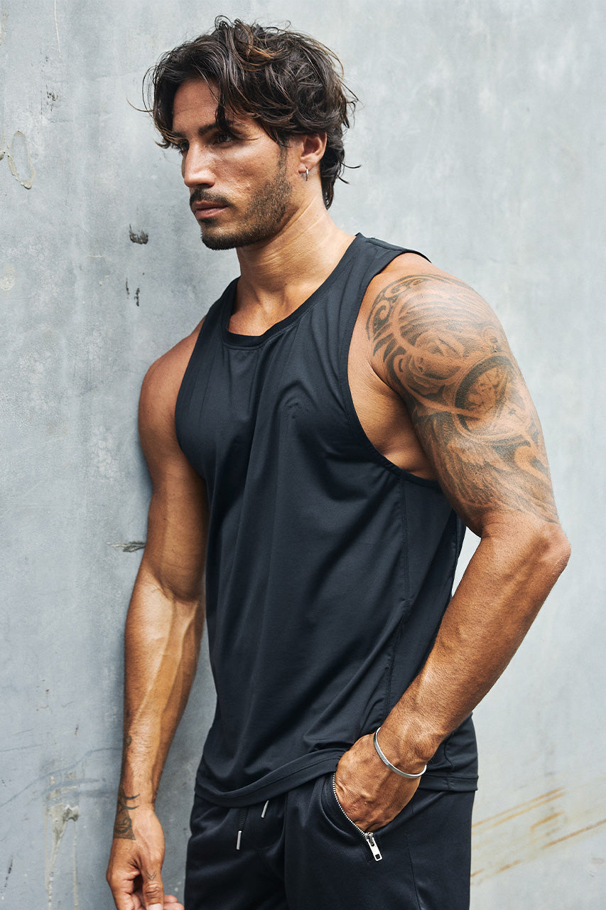 RUNAWAY MUSCLE TANK TOP - BLACK