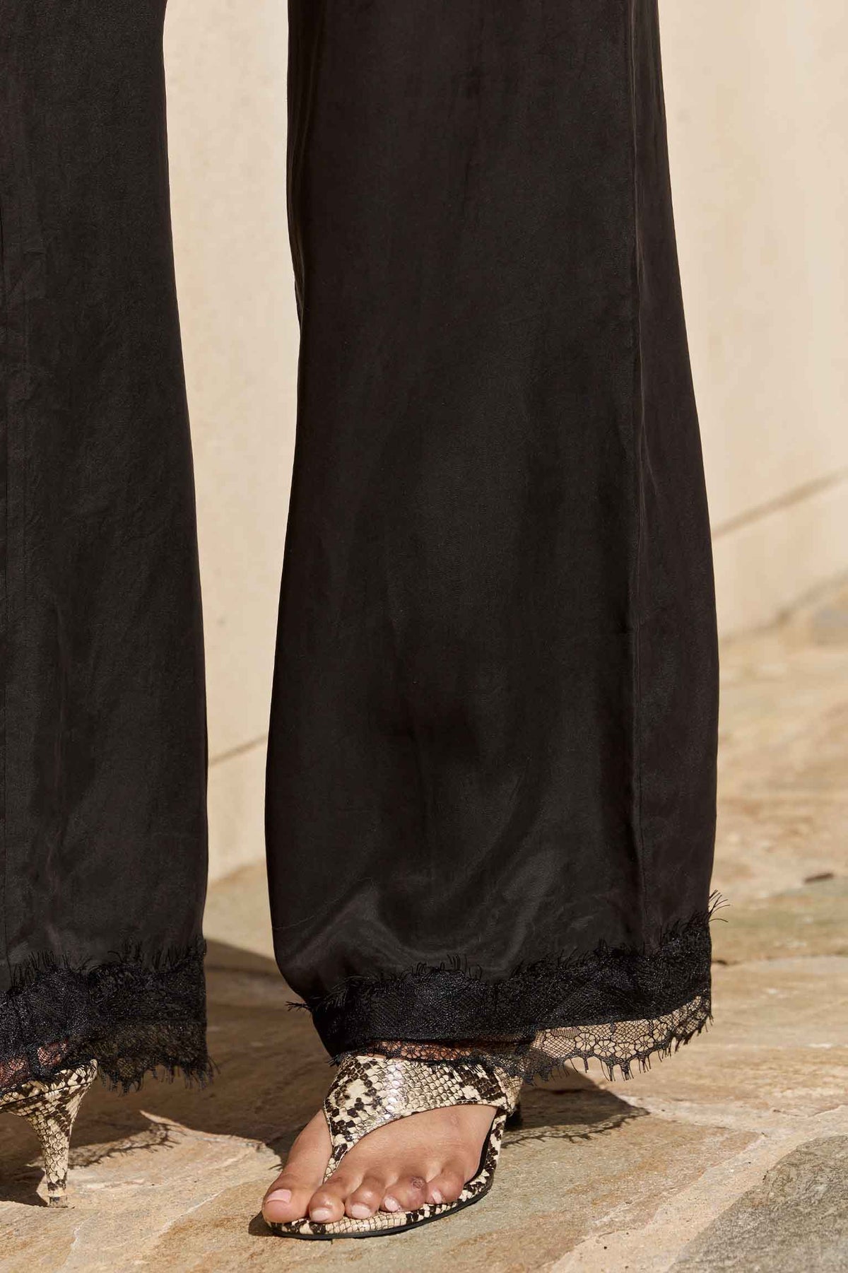 TANYA LOW WAISTED PANT - BLACK