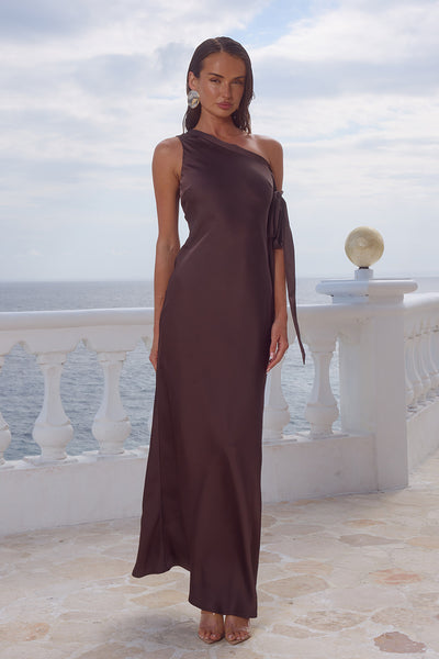ワンピース maison celon off-shoulder maxi dress VIOLA ONE SHOULDER MAXI DRESS - BITTER CHOCOLATE | Runaway The