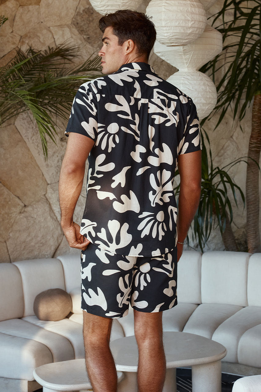 BOTANICA MEN'S SHIRT - BLACK - WEBRESIZED_24_8bd64b37-64e6-4b8c-a809-68a9b817e555